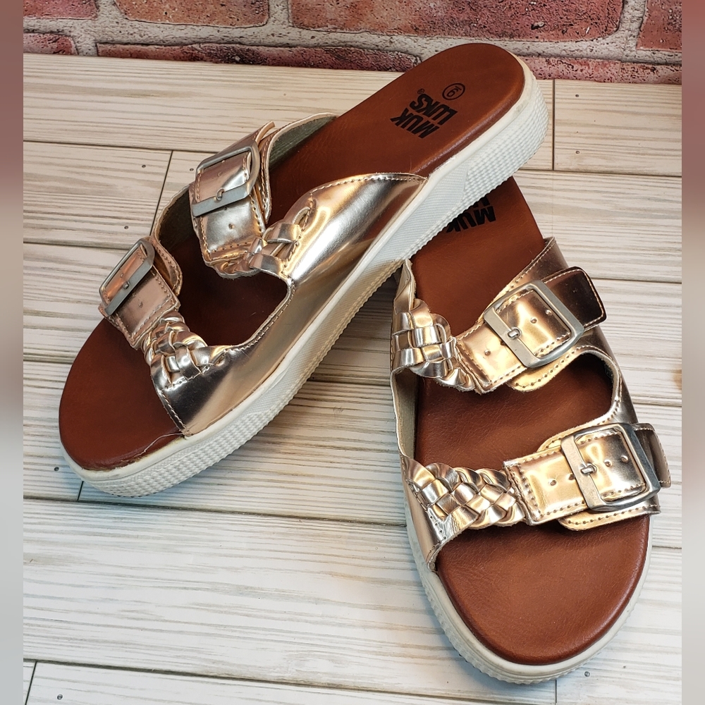 MUK Luks gold-metallic sandals size 9